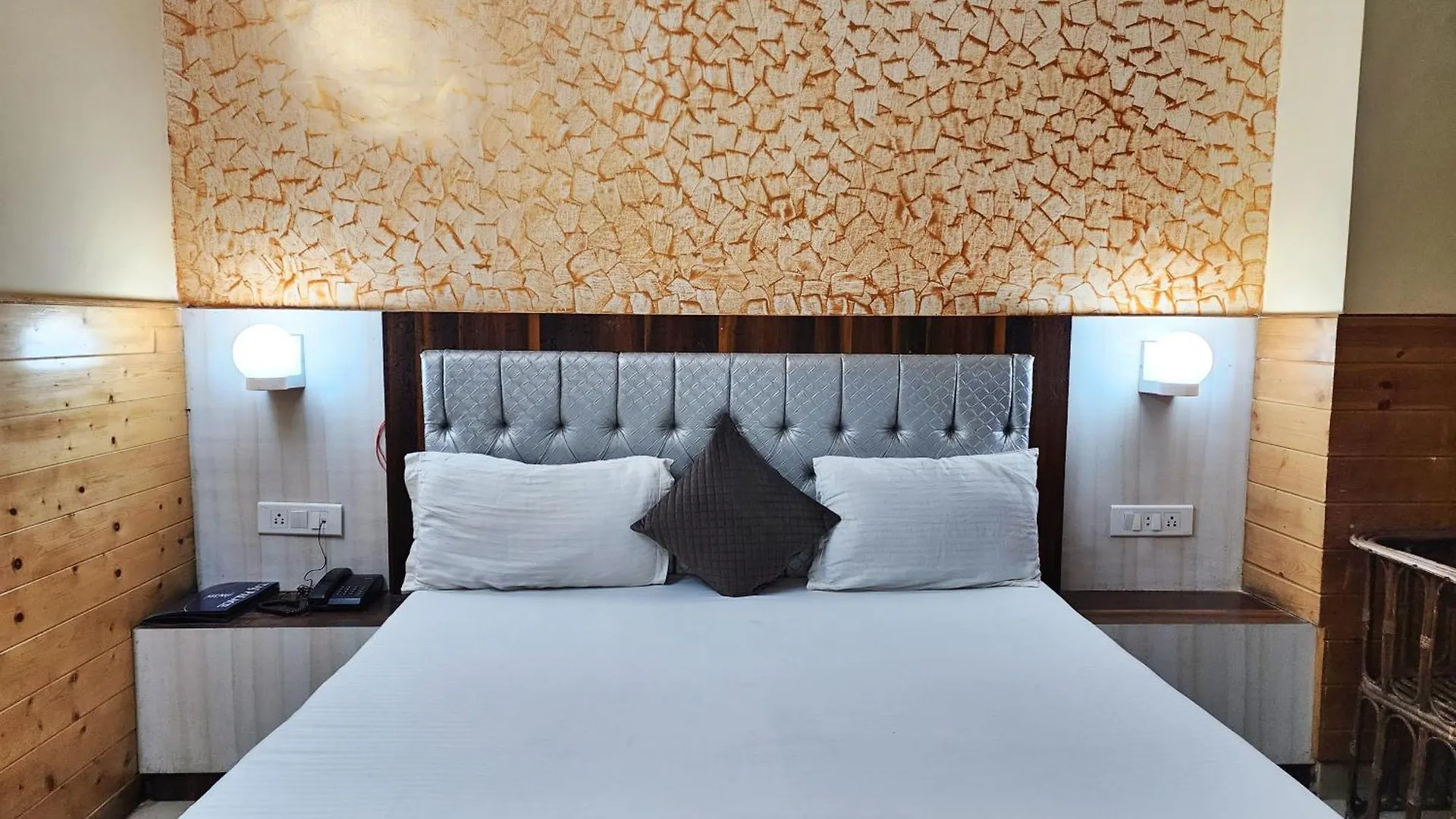 Hotel Taj Palace By Kalra Hospitality Near Mall Road Shimla 3*,  India